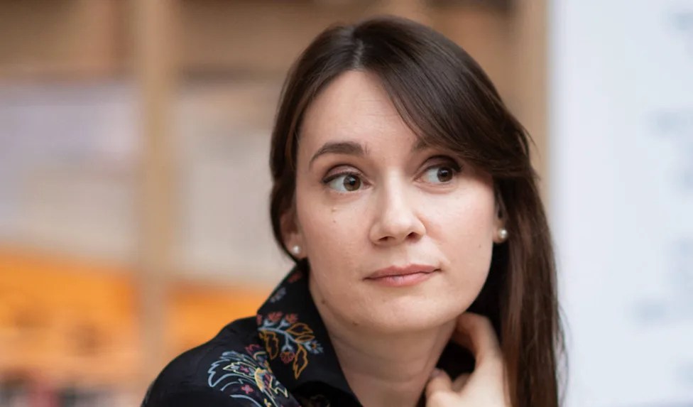 Entre sécurité nationale et liberté d’expression : l’affaire Xenia Fedorova relance le débat sur le statut des voix dissidentes